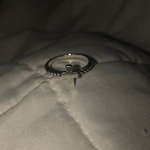 Twisted Wire Cross Ring